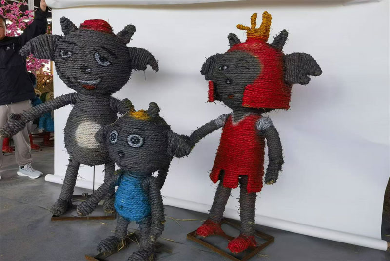 探索藤编抽象艺术雕塑：自然之美与现代艺术的完美融合