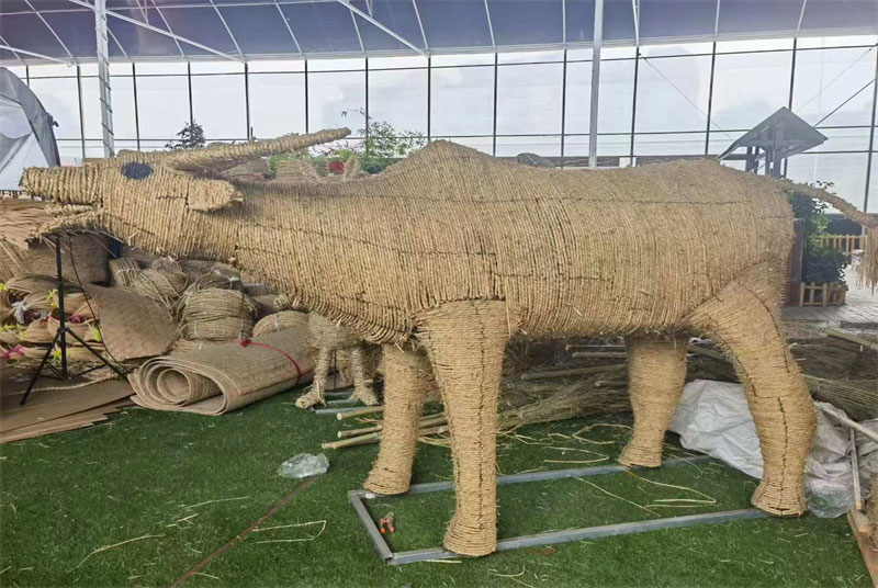 探索铸铜雕塑定制的艺术魅力与工艺流程